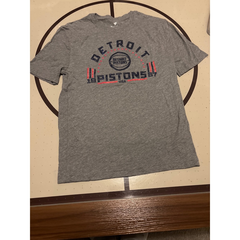 080 Fanatics Detroit Pistons NBA Graphic T-Shirt Mens Small Gray Heathered Tee